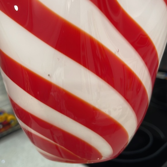 Vintage Beau Riverage Red & White Peppermint Stripe Swirl Blown Glass Vase - Picture 7 of 7
